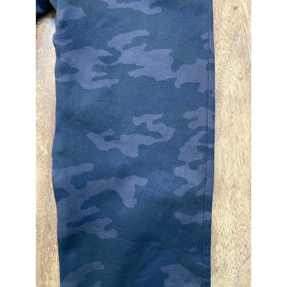 Spanx Fl3515 Black Camo Print Seamless Shaping Leggings Size Medium - Picture 4 of 5